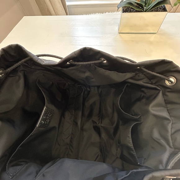 Double Pocket Backpack GG Nylon
Small /Medium size - Picture 15 of 16